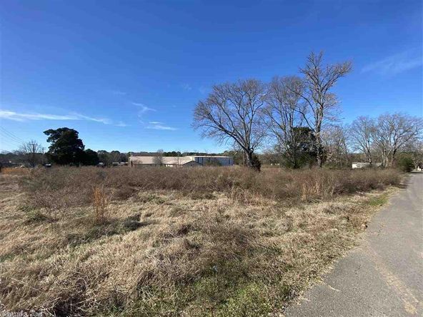 2350 E Oak St, Conway, AR 72032